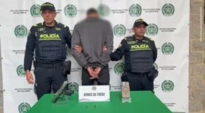 Hombre con arma de fuego fue capturado en Engativá