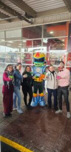 Con notas de violín y Mujeres Tejiendo Territorio se celebra el día de las madres en Soacha