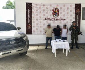 Dos capturados y una camioneta recuperada tras el operativo en zona rural de Maní, Casanare.