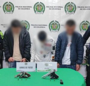 Tres capturados en Modelia: llevaban dos armas de fuego y estarían involucrados en un hurto.