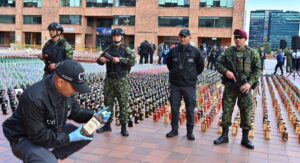 8.520 unidades de licor adulterado y más de 12.000 estampillas y sellos falsificados fueron sacados de circulación