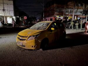 Un hombre muerto y nueve más heridos dejó la explosión de un carro bomba en estación de policía