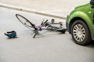 Conductores que lesionen a ciclistas podrían perder la licencia hasta por 10 años