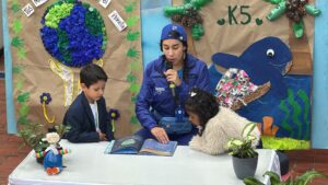 Marce la Recicladora enseñó a niños de un jardín en Bogotá a convertirse en multiplicadores del cuidado del agua